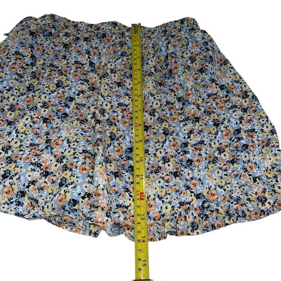 Sienna Sky Floral Lightweight Pull On Shorts - Size Small - Picture 8 of 9